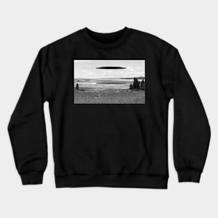 FLYING SAUCER IN THE SKY Crewneck Sweatshirt